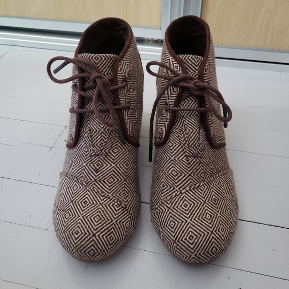 TOM'S Wedge Booties - Picture 1 of 5